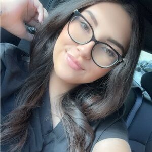 Meet your Posher, Marissa